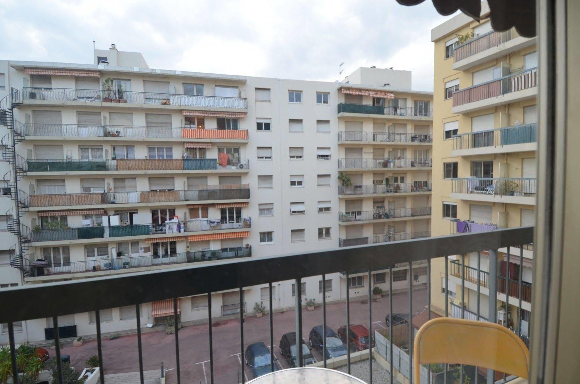 Appartement 6 Personnes Avec Terrasse Le Port Nice Exterior photo
